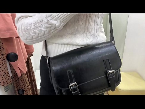 ❤️ Јавна мастурбација младе кучке ФералБерри са дилдом у соби за мерење ❌ Порно фб ат порн sr.prendiporno.ru ❤